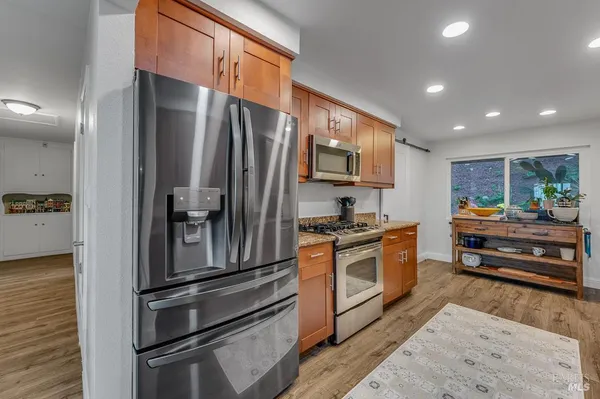 $1,259,000 | 12 Haven Drive, Petaluma, CA 94952