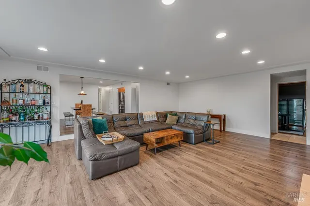 $1,395,000 | 12 Haven Drive, Petaluma, CA 94952