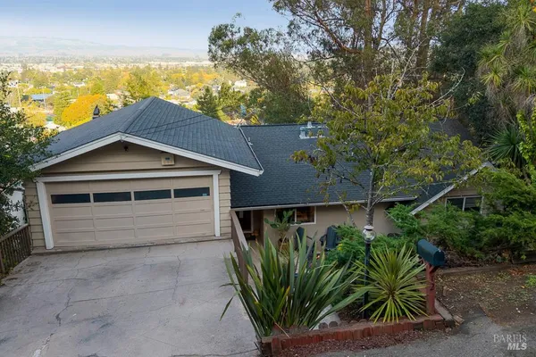 $1,259,000 | 12 Haven Drive, Petaluma, CA 94952