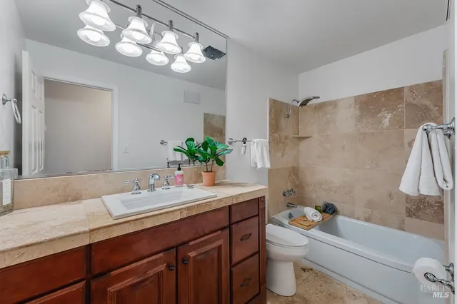 $1,395,000 | 12 Haven Drive, Petaluma, CA 94952