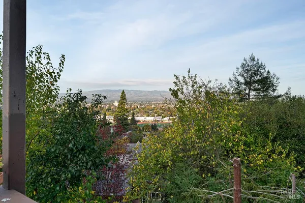 $1,259,000 | 12 Haven Drive, Petaluma, CA 94952