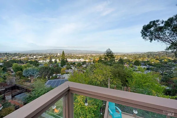 $1,259,000 | 12 Haven Drive, Petaluma, CA 94952