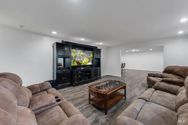 $1,395,000 | 12 Haven Drive, Petaluma, CA 94952