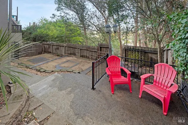 $1,395,000 | 12 Haven Drive, Petaluma, CA 94952