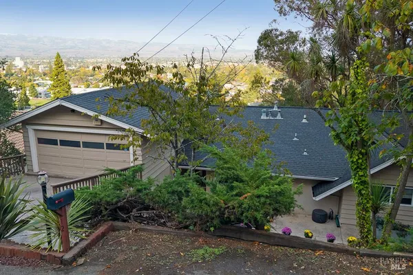 $1,259,000 | 12 Haven Drive, Petaluma, CA 94952