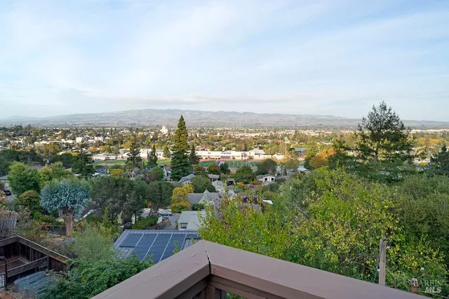 $1,395,000 | 12 Haven Drive, Petaluma, CA 94952