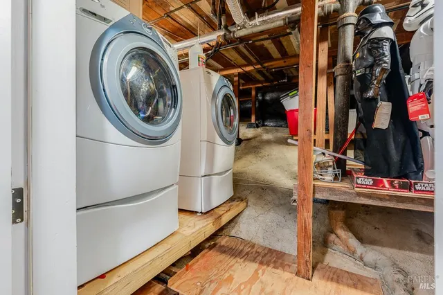 $1,395,000 | 12 Haven Drive, Petaluma, CA 94952