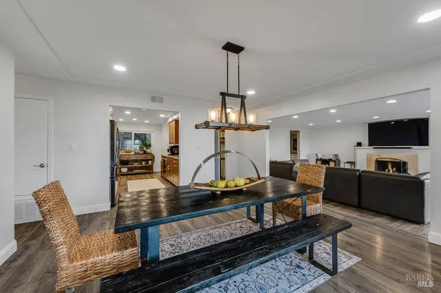 $1,395,000 | 12 Haven Drive, Petaluma, CA 94952