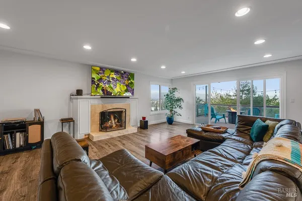 $1,259,000 | 12 Haven Drive, Petaluma, CA 94952