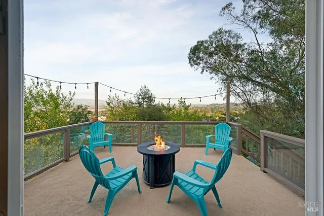 $1,395,000 | 12 Haven Drive, Petaluma, CA 94952