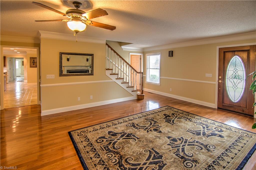 1685 Wallburg-High Point Road High Point, NC 27265 - Photo 19 of 30 Living Room