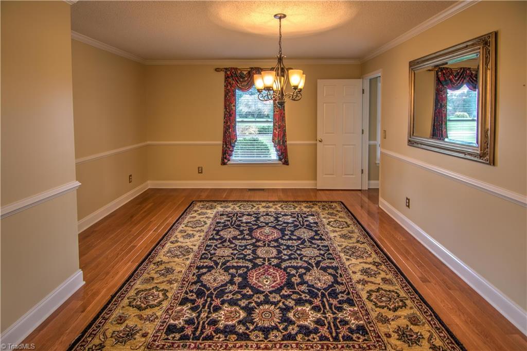 1685 Wallburg-High Point Road High Point, NC 27265 - Photo 20 of 30 Dining Room