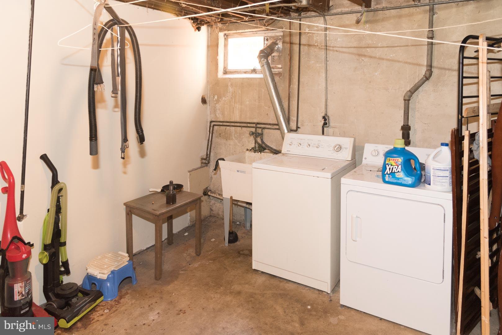 6419 Ridgeview Avenue Baltimore, MD 21206 - Photo 7 of 16 Interior (General)