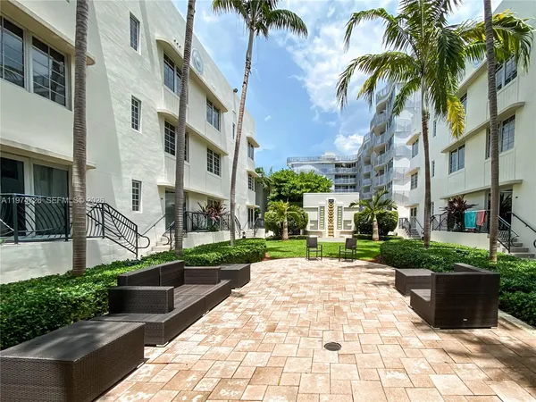 $2,900 | 435 21st Street, Unit 318, Miami Beach, FL 33139