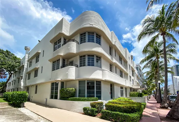 $2,900 | 435 21st Street, Unit 318, Miami Beach, FL 33139