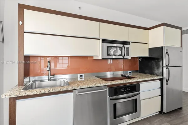 $2,900 | 435 21st Street, Unit 318, Miami Beach, FL 33139