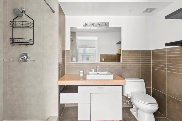 $2,900 | 435 21st Street, Unit 318, Miami Beach, FL 33139