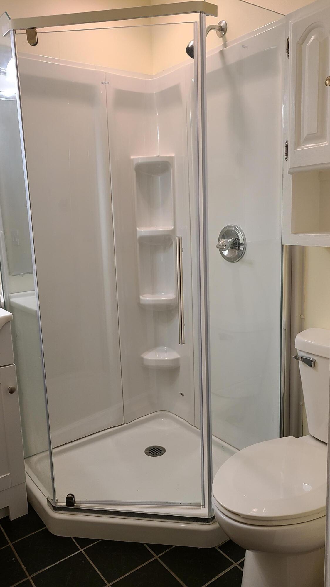 12700 Minges Road South Battle Creek, MI 49015 - Photo 25 of 37 kit bath shower