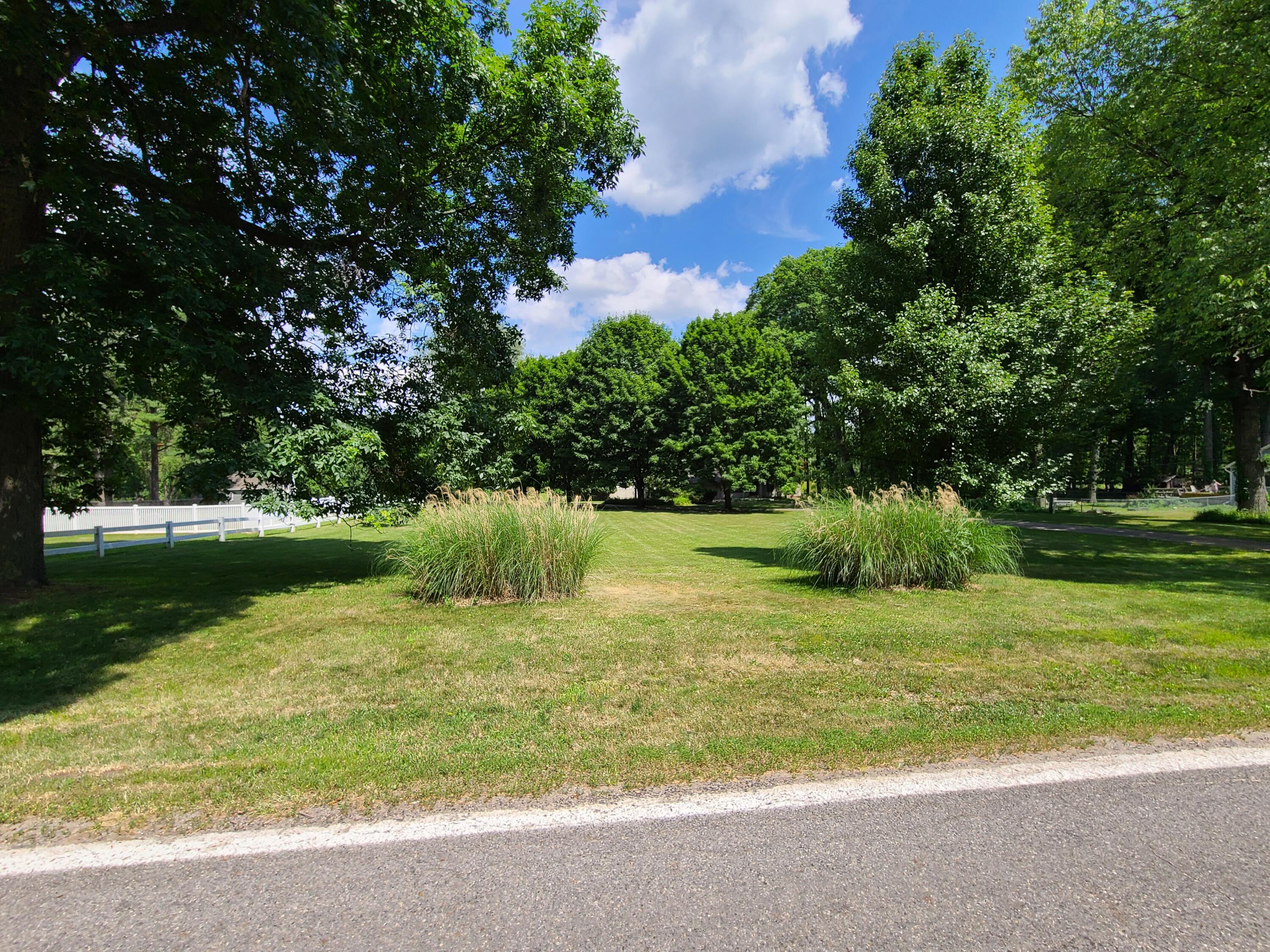 12700 Minges Road South Battle Creek, MI 49015 - Photo 4 of 37 minges front near street