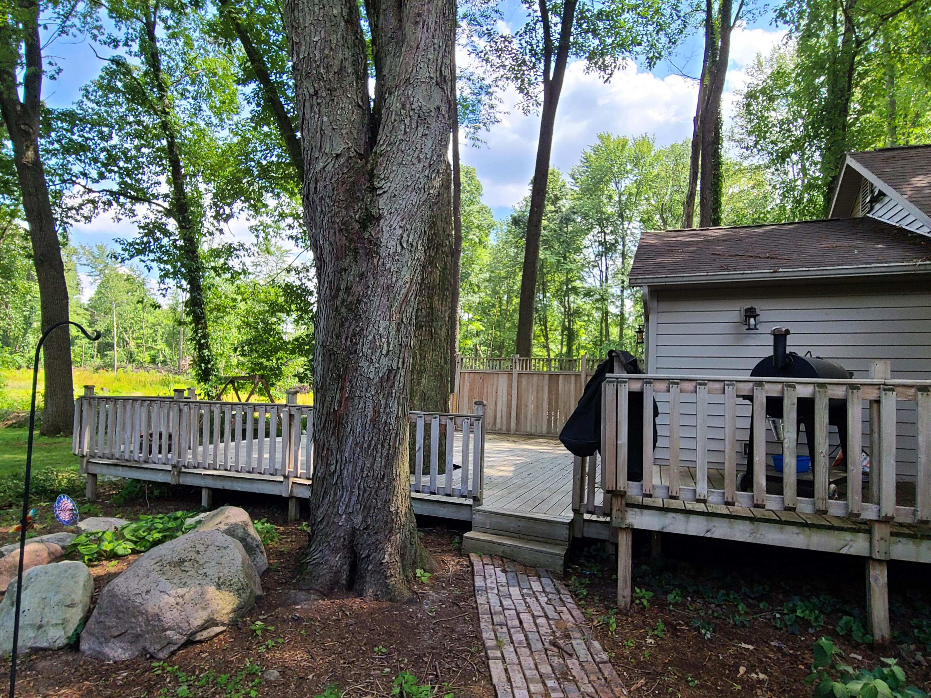 12700 Minges Road South Battle Creek, MI 49015 - Photo 7 of 37 Minges rear deck