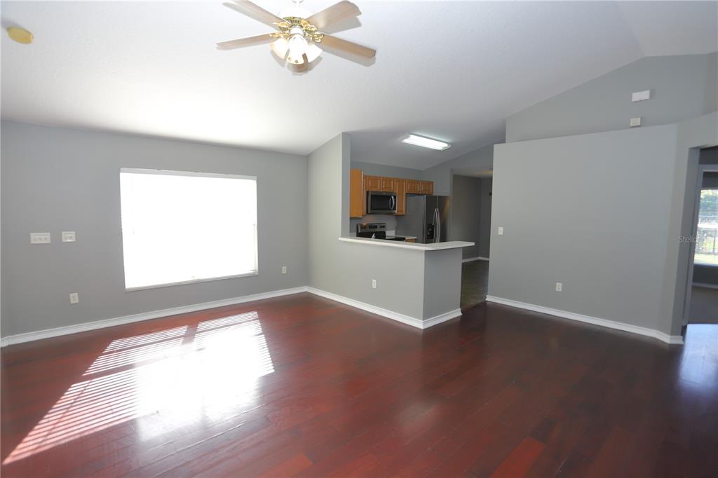 5826 Tanagerlake Road Lithia, FL 33547 - Photo 4 of 23 Gallery Image 4