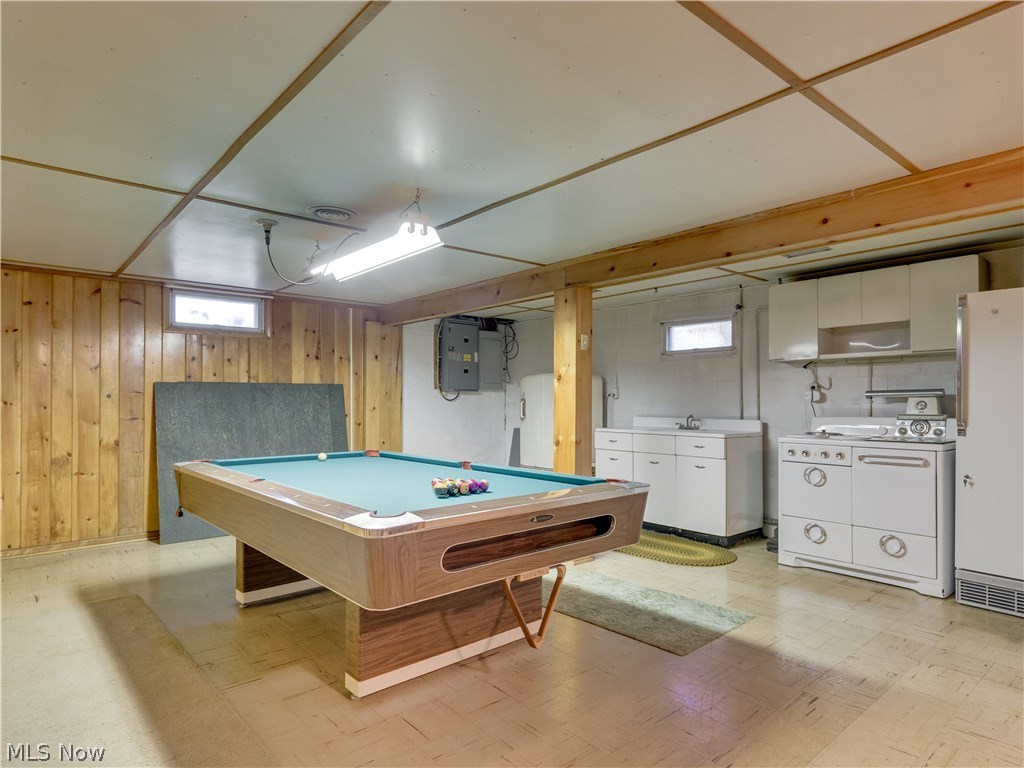 316 Everhard Road Southwest North Canton, OH 44709 - Photo 23 of 28 Kitchenette located on the lower level.