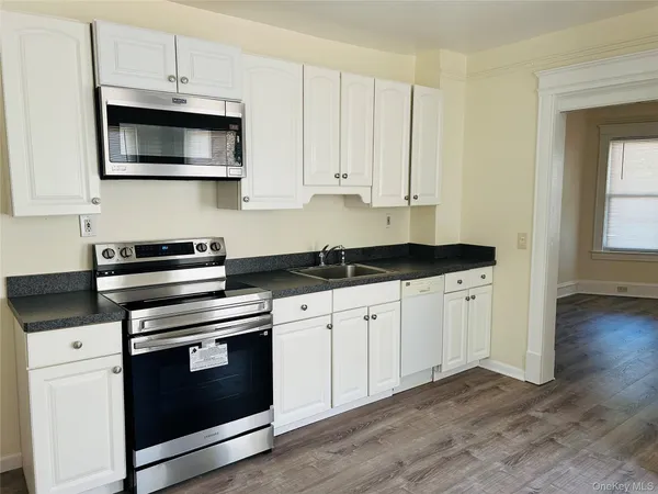 $3,800 | 46 Totten Place, Babylon, NY 11702