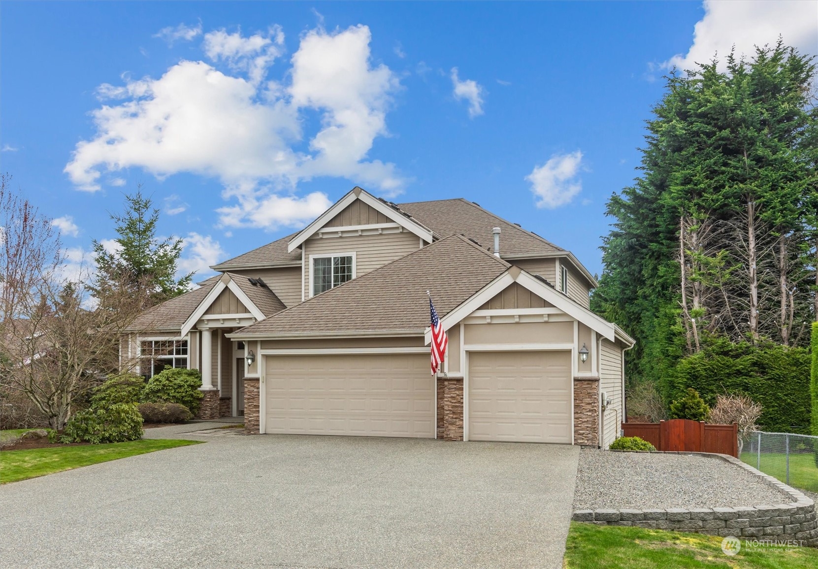 22031 Brier Road Brier, WA 98036 - Photo 2 of 40 Gallery Image 2