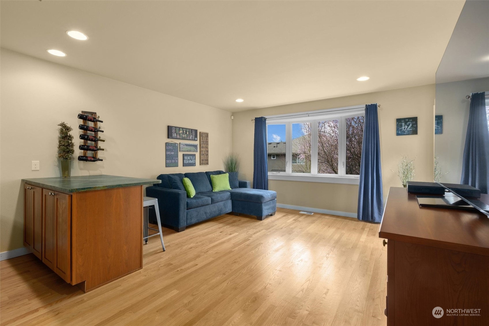 22031 Brier Road Brier, WA 98036 - Photo 9 of 40 Gallery Image 9