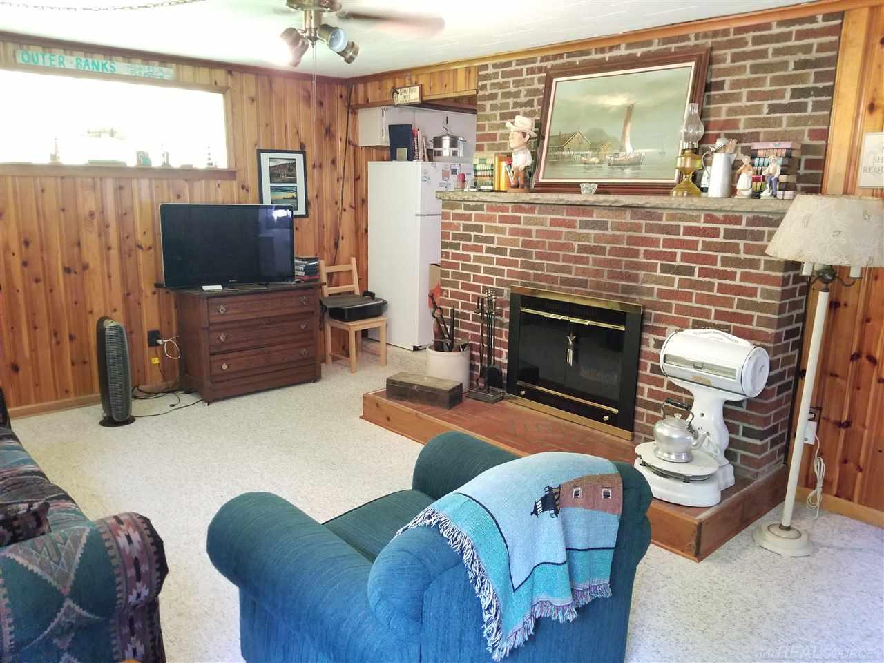 7464 Shoreward Road Lexington, MI 48450 - Photo 4 of 31