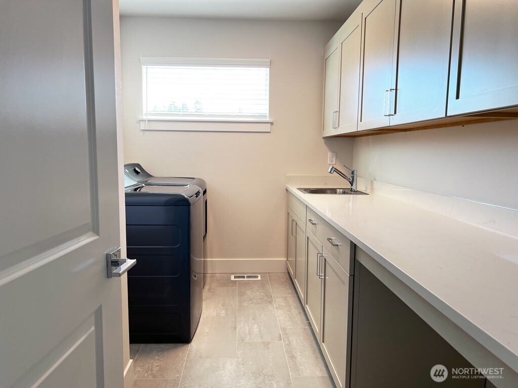 18019 Southeast 250th Place, Unit 3 Covington, WA 98042 - Photo 35 of 40