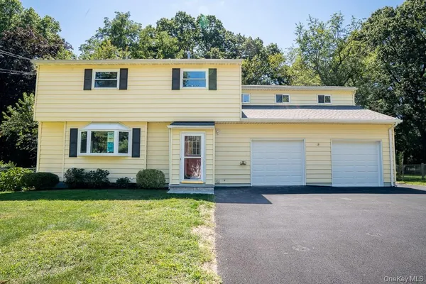 $685,000 | 25 Robin Road, Poughkeepsie, NY 12601