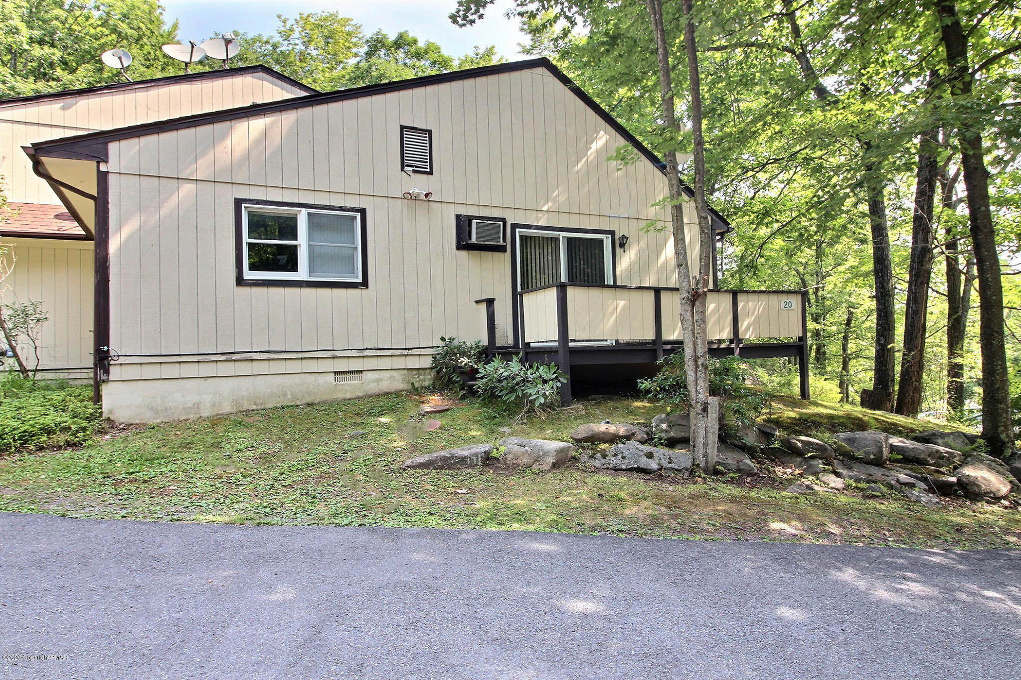 14 Gap View Rd Mount Mount Pocono, PA 18344 - Photo 3 of 13 End Unit