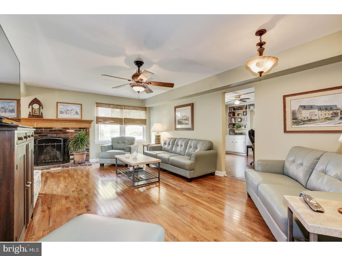 2901 Georgetown Road Cinnaminson, NJ 08077 - Photo 13 of 25 Family Room