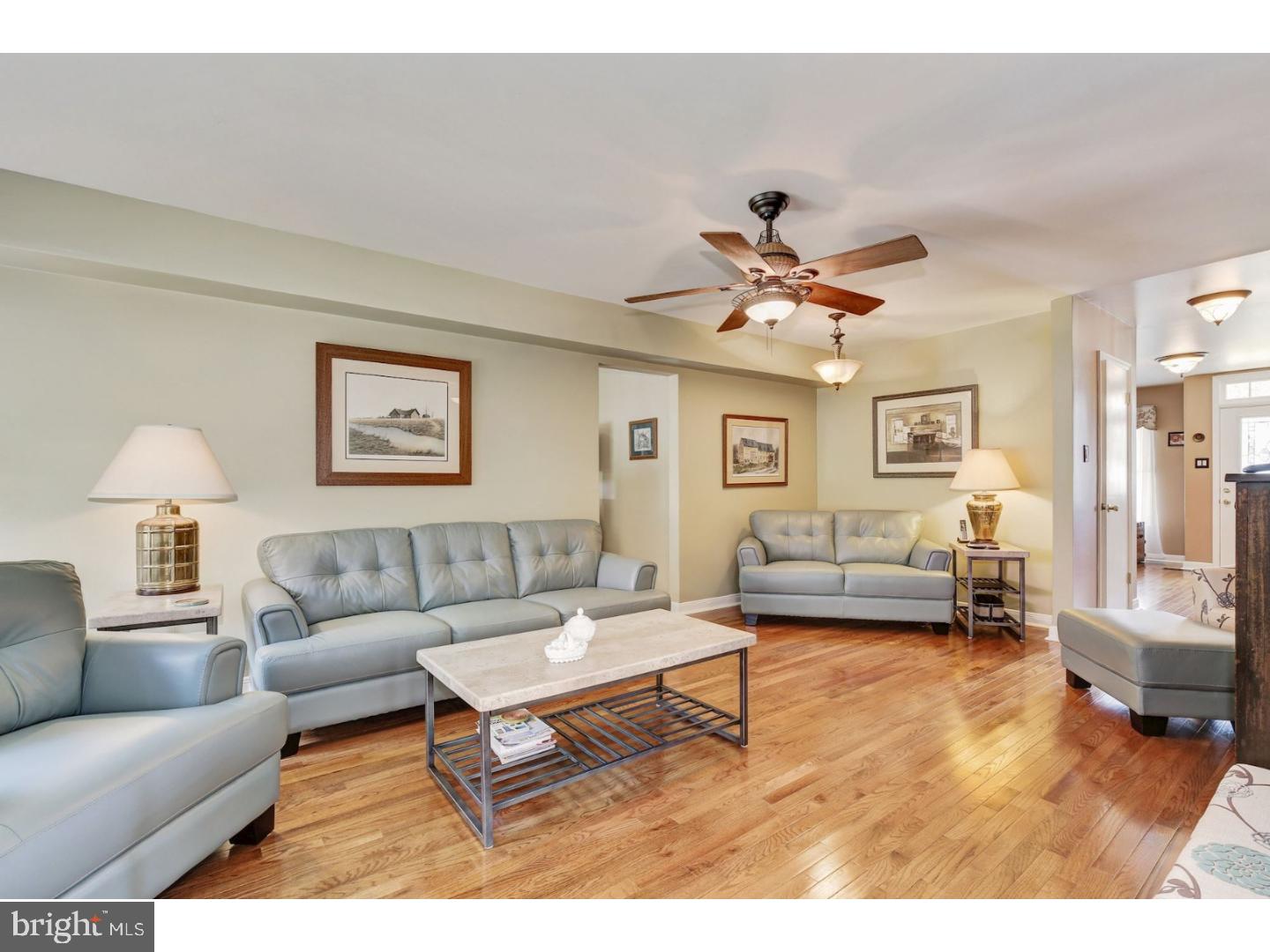 2901 Georgetown Road Cinnaminson, NJ 08077 - Photo 14 of 25 Family Room