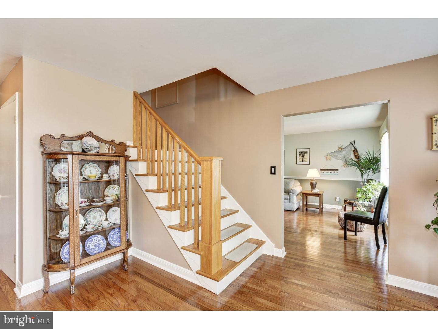 2901 Georgetown Road Cinnaminson, NJ 08077 - Photo 3 of 25 Foyer