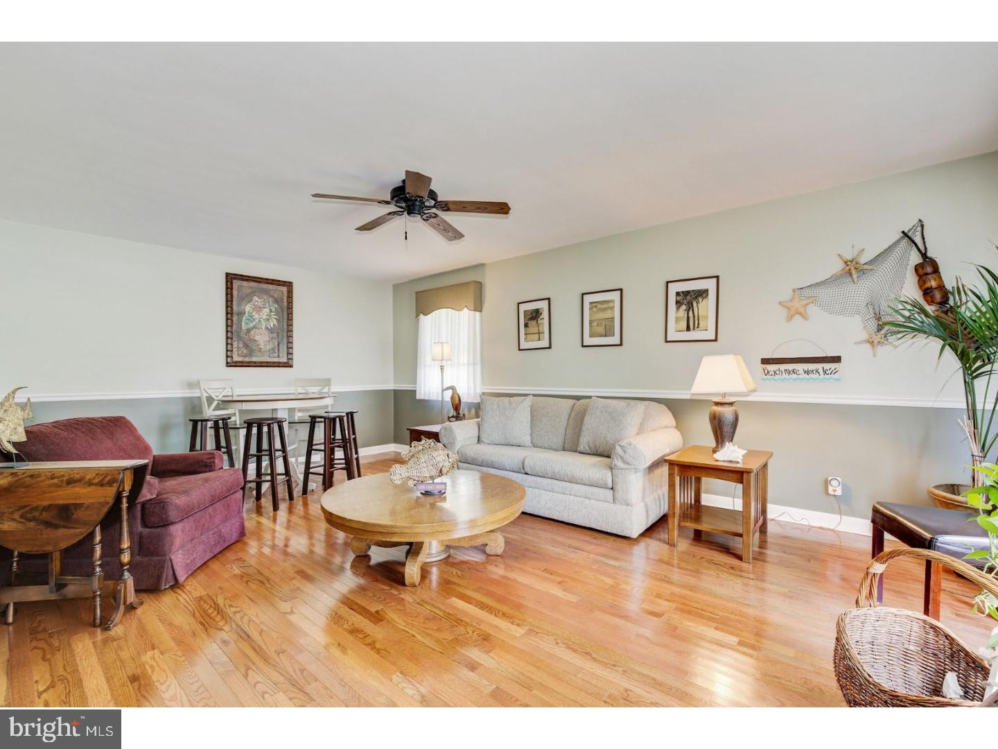 2901 Georgetown Road Cinnaminson, NJ 08077 - Photo 5 of 25 Living Room