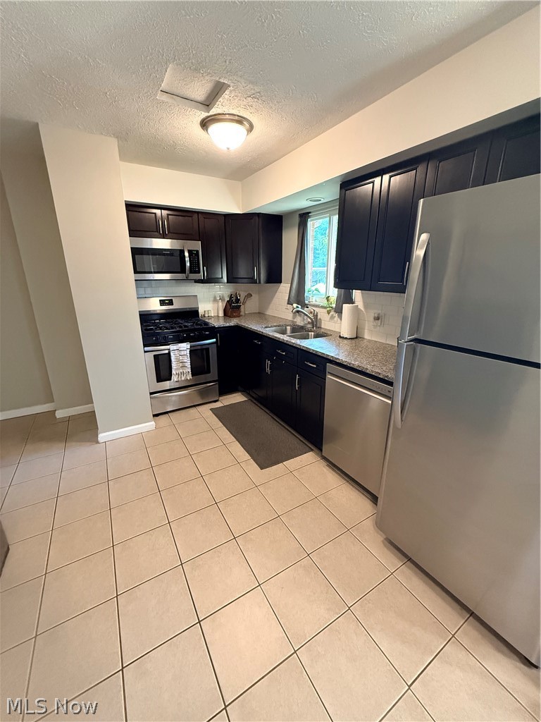 999 Renninger Road Akron, OH 44319 - Photo 4 of 17