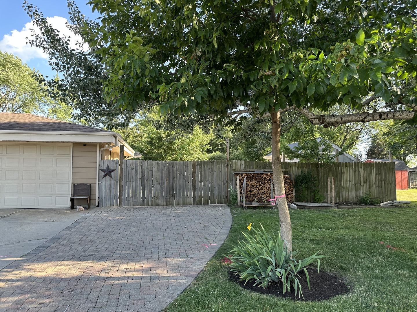 1691 Bilter Road Aurora, IL 60502 - Photo 3 of 19 a view of a backyard