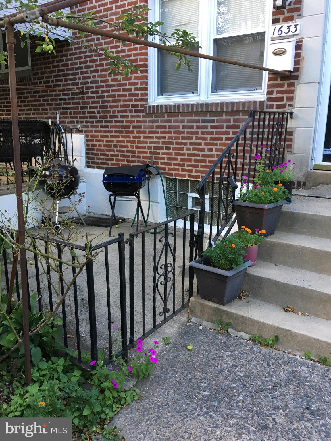 1633 Merribrook Road Philadelphia, PA 19151 - Photo 2 of 25 Patio