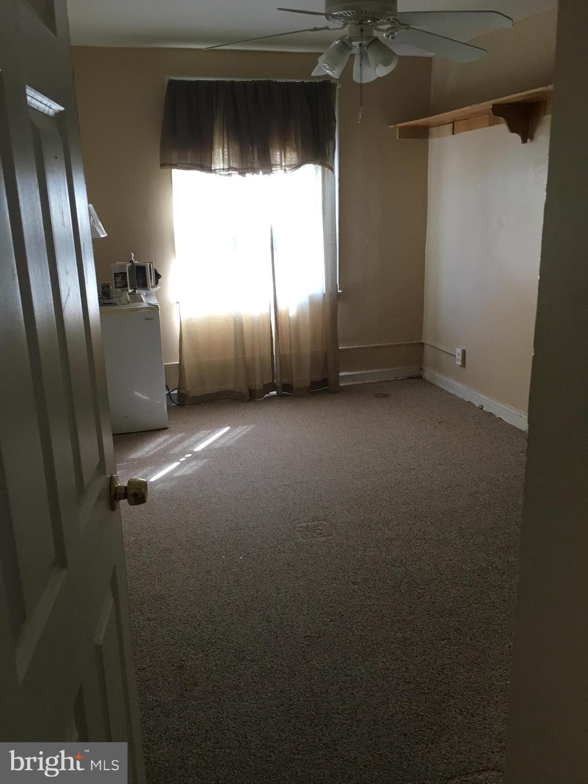 1633 Merribrook Road Philadelphia, PA 19151 - Photo 22 of 25 Middle bedroom