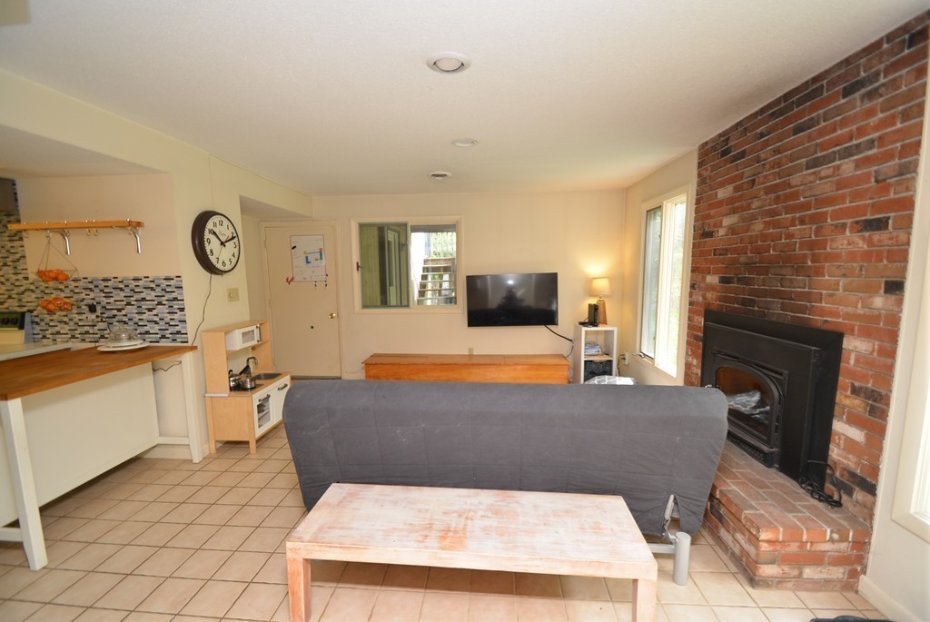 11 Overlook Drive Amherst, MA 01002 - Photo 10 of 26