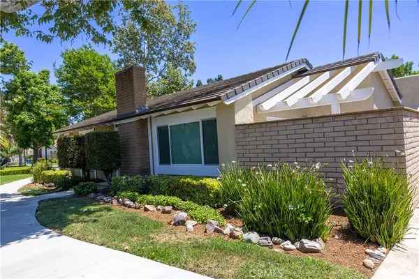 $4,100 | 1907 West Wakeham Place, Santa Ana, CA 92704