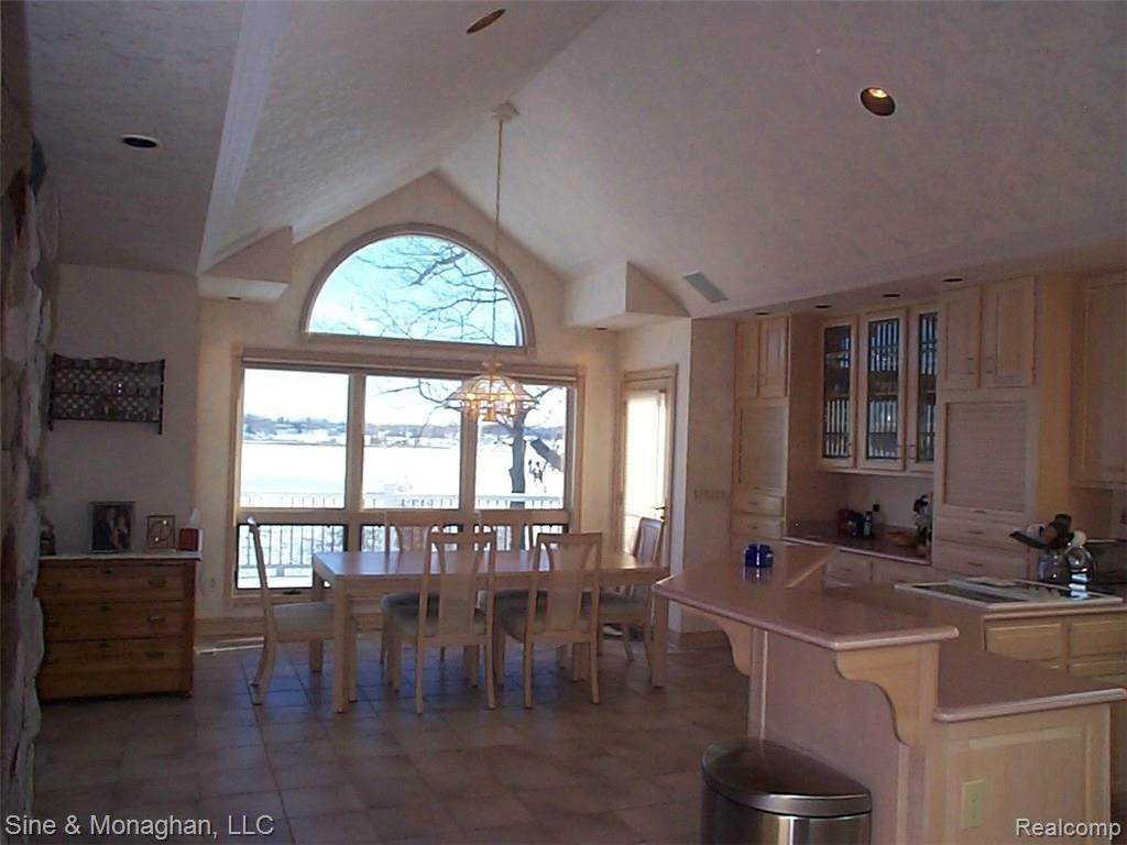 1177 River Road St. Clair, MI 48079 - Photo 30 of 58 30 BRKFT RM 2 1177 RIVER.jpg