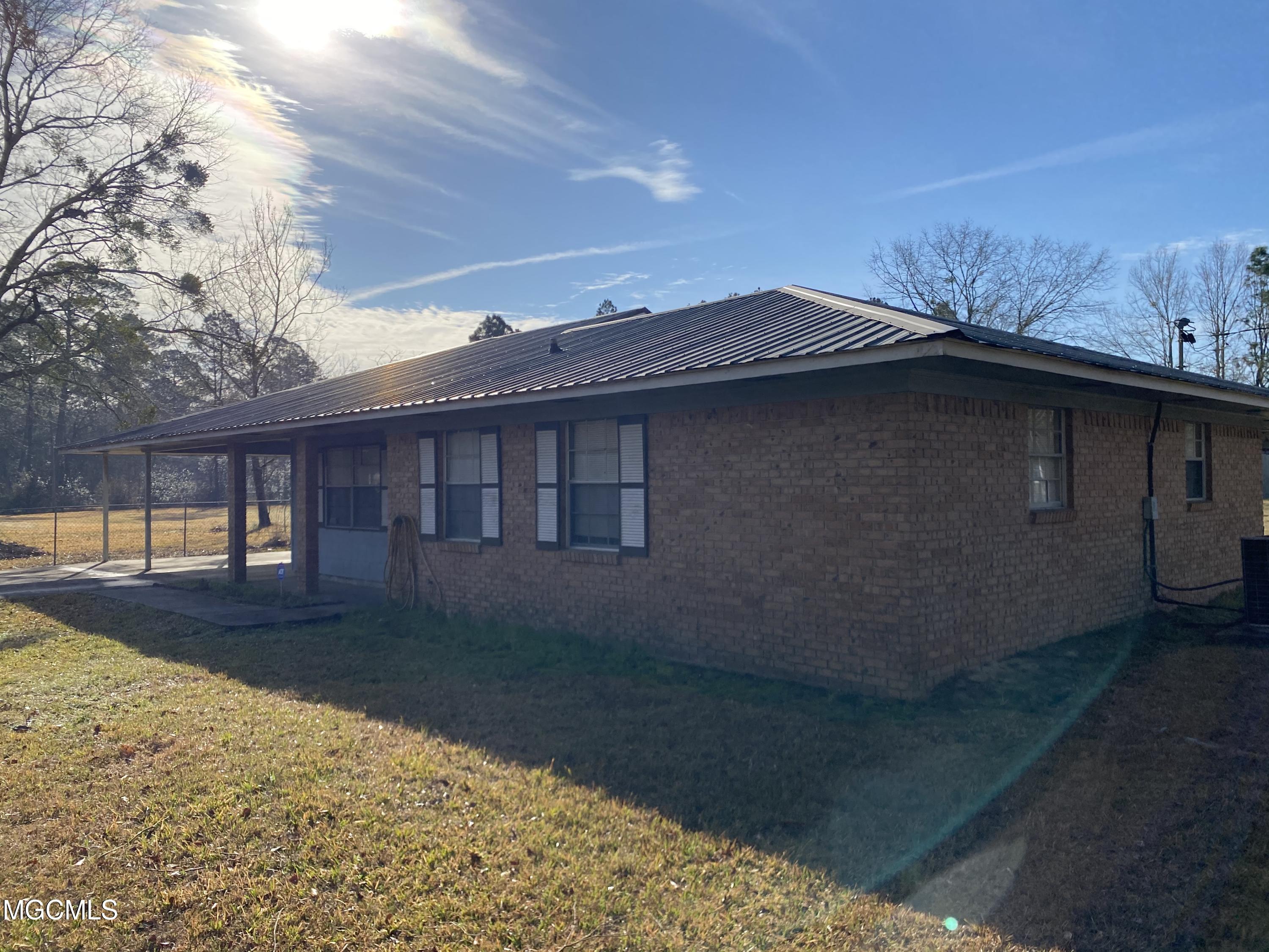 12004 Chatsworth Road Moss Point, MS 39562 - Photo 2 of 30 45C05A3C-AF9F-498D-9527-840F7C447501
