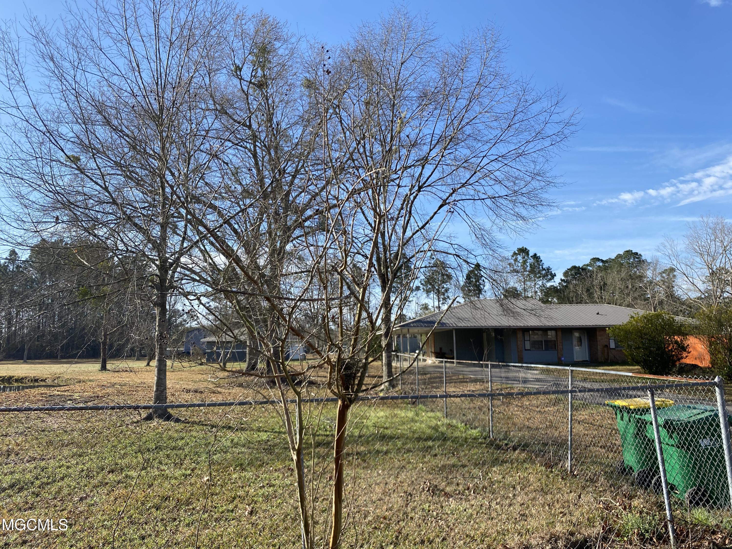 12004 Chatsworth Road Moss Point, MS 39562 - Photo 6 of 30 4A01D0BD-46A4-4D5A-AEE8-5162B1AD17A2