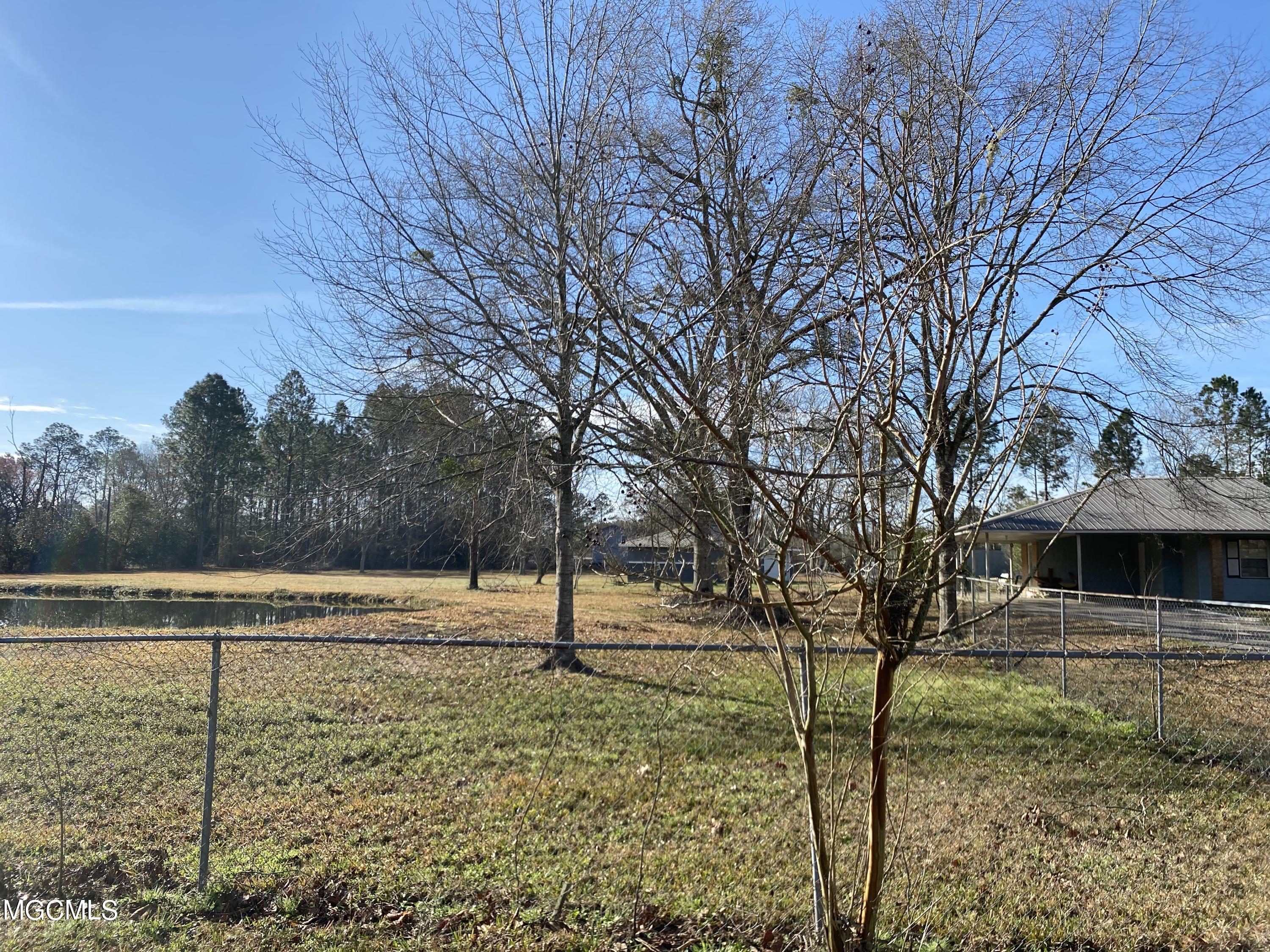 12004 Chatsworth Road Moss Point, MS 39562 - Photo 7 of 30 4C183439-B3AA-49BF-AFEA-BD585629C3BB