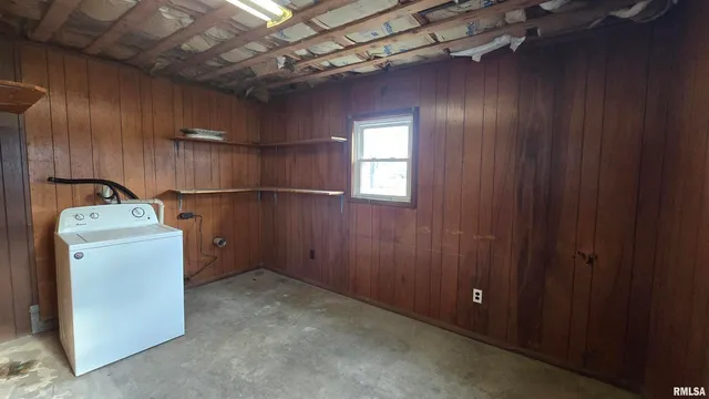 a view of a storage & utility room