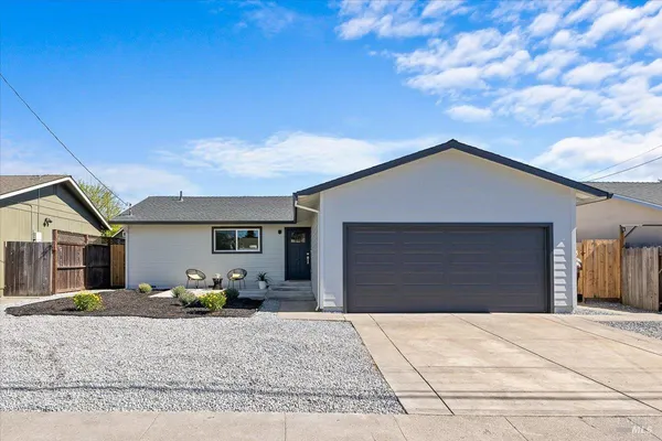 $949,000 | 1622 Weaverly Drive, Petaluma, CA 94954