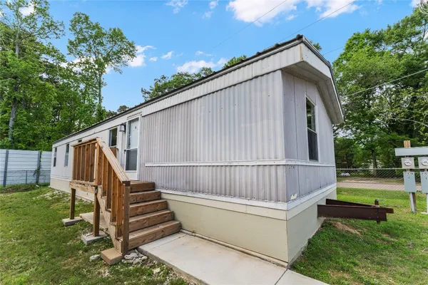 $1,300 | 21504 Mexican John Road, Unit A, New Caney, TX 77357